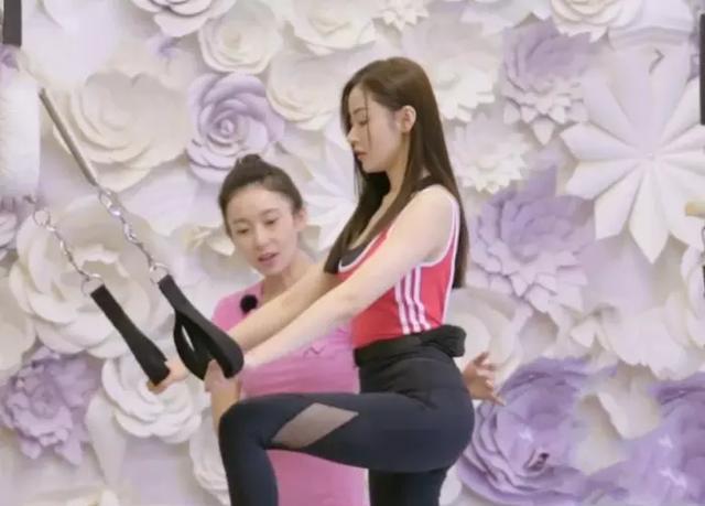 健身狂魔女艺人_张天爱健身日常_娱乐圈 健身  明星