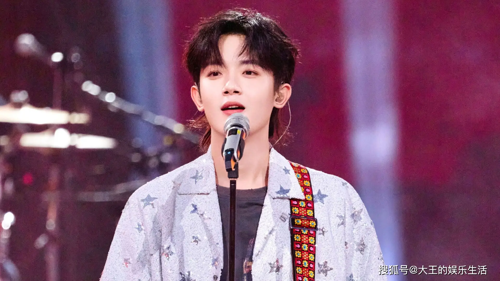 娱乐圈大瓜_娱乐圈慈善拍卖_陈冠希捐款争议