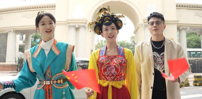 抖音网红黑料网站链接下载最新,_抖音初代草根网红现状_沈巍流浪大师经历