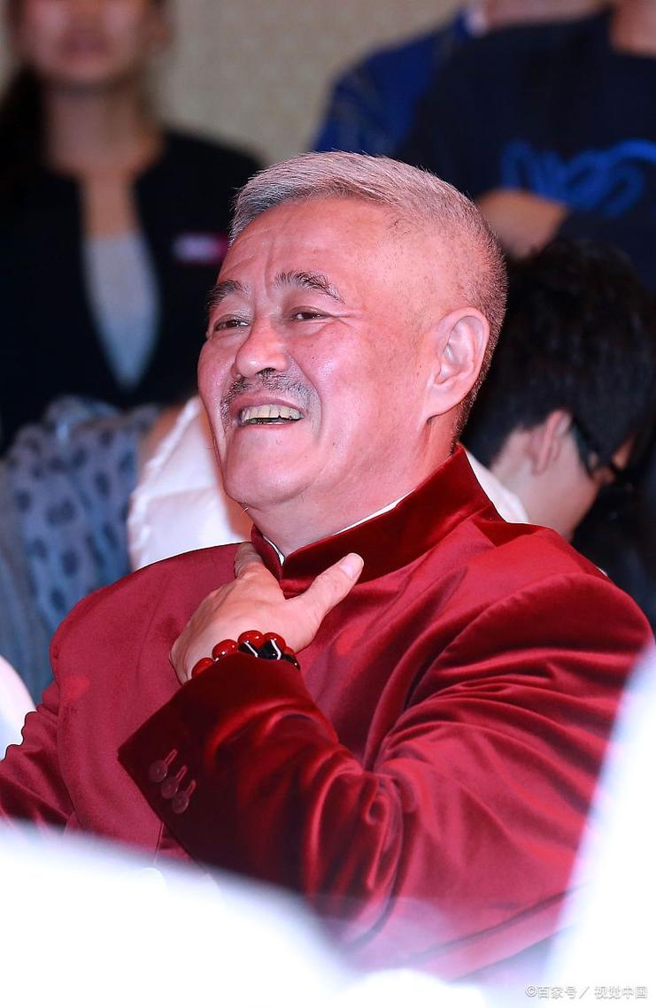 赵本山小品地位_赵本山退出娱乐圈_赵本山在娱乐圈的地位