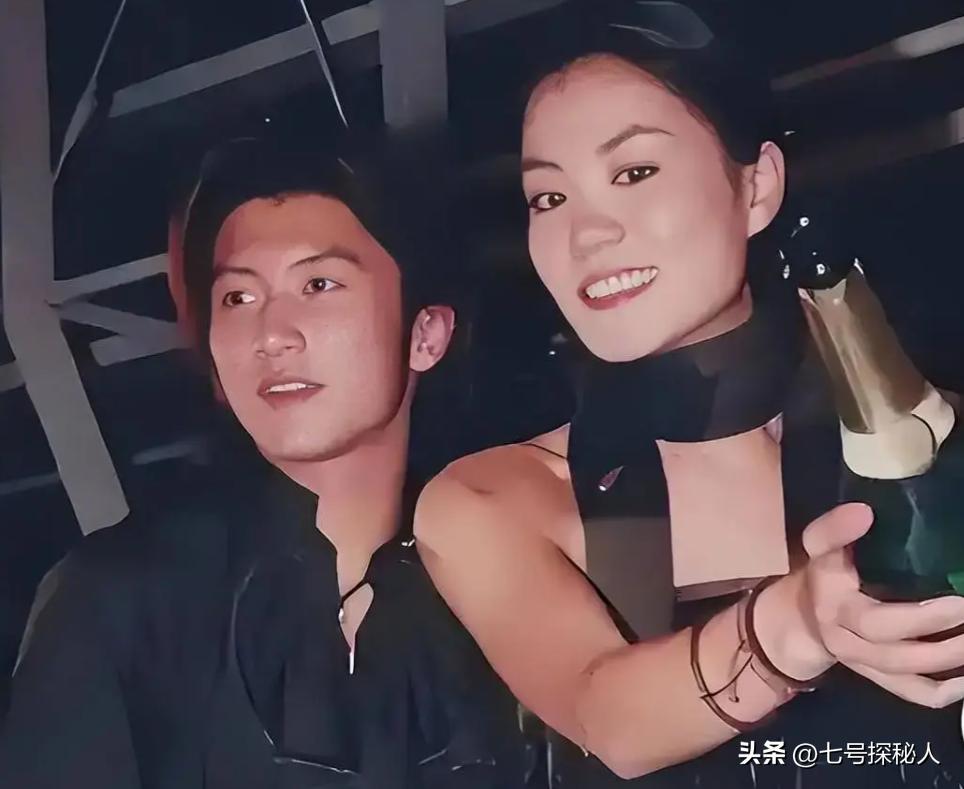 谢霆锋淡出娱乐圈_谢霆锋镖人电影获赞_谢霆锋央媒双点名气场大