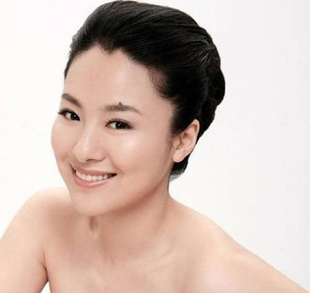 拍床戏被无故吃豆腐的女星 假戏真做无人帮忙太受伤