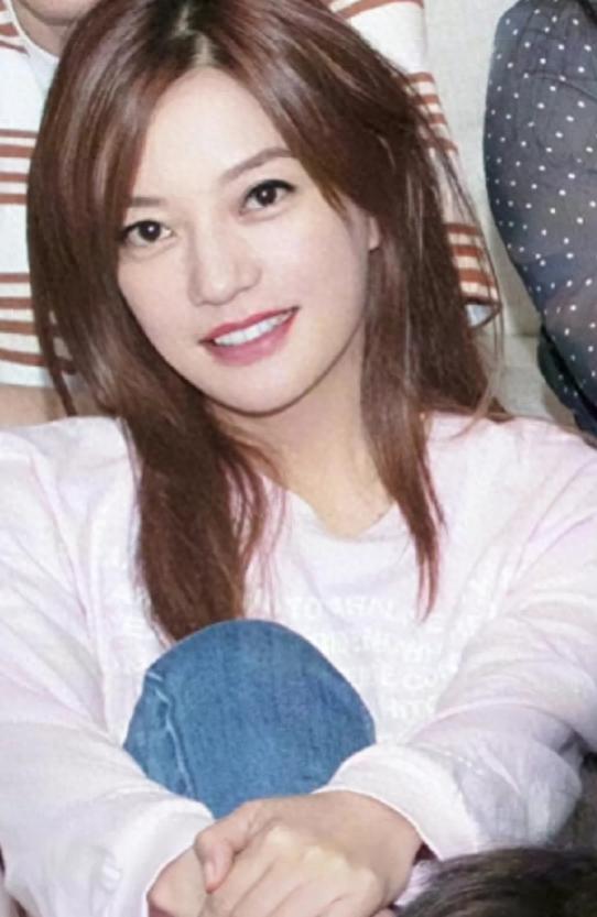 一夜间惨遭封杀！赵薇现状曝光，作恶多端的她被起诉只是家常便饭