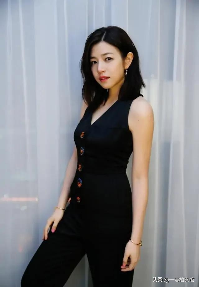 董洁私生活曝光_清纯玉女人设崩塌_黑料最少的当红明星女星,