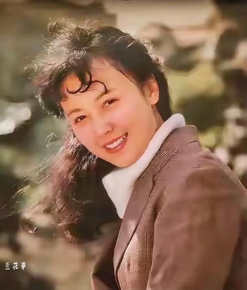 出道最早的女明星_最早出道的艺人_出道比较早的明星