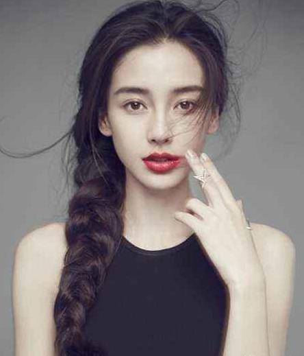 发量少的女明星有哪些_蒋梦婕假发视频曝光_女明星假发片哪里有卖