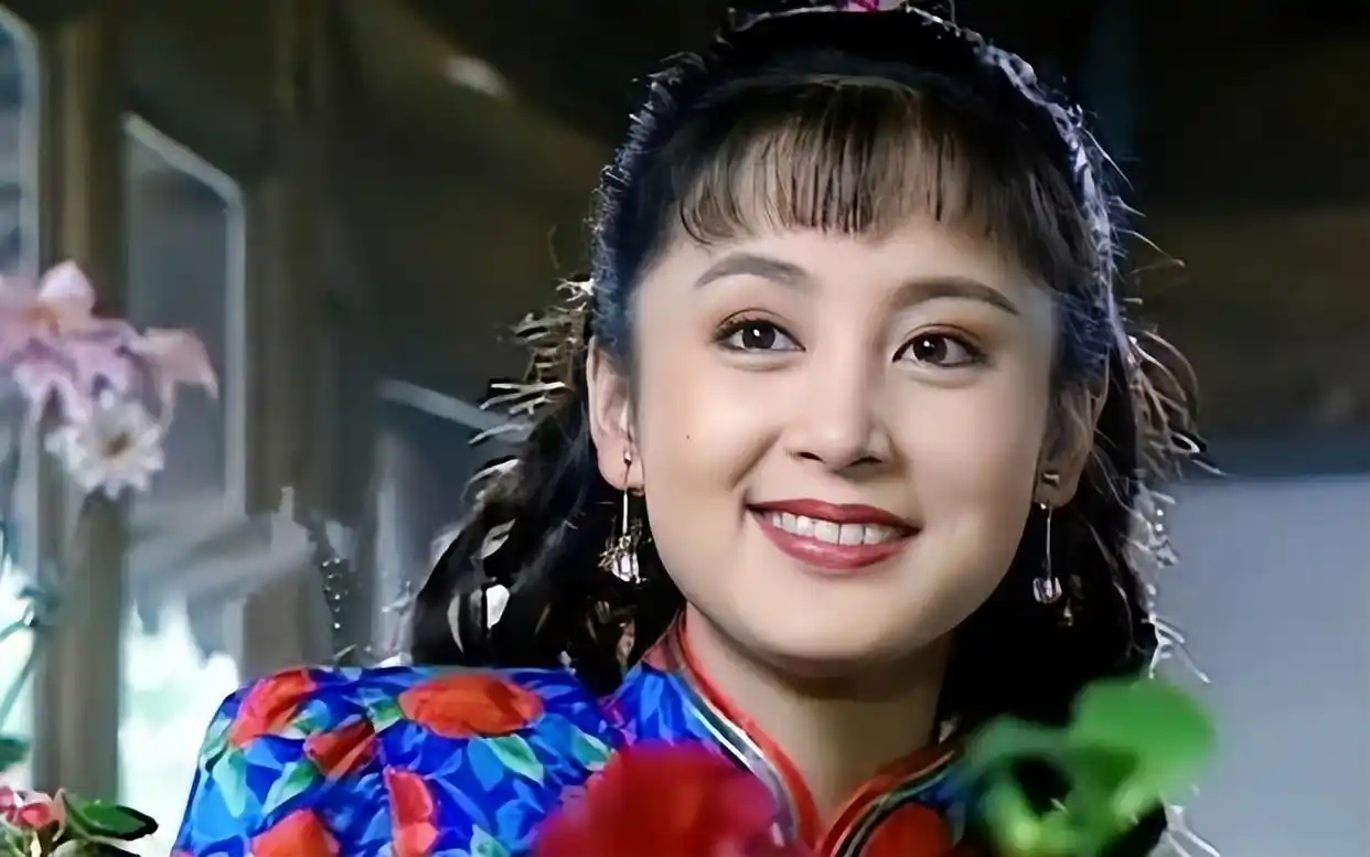 娱乐圈天生富贵相女星_旺夫面相的女明星_朱珠陈红袁咏仪郭晶晶景甜