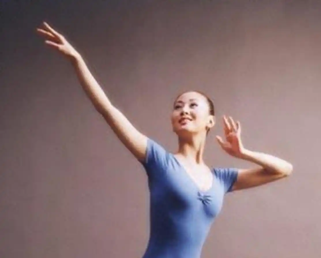 汤加丽艺术争议_中国女明星人体艺术_汤加丽人体艺术写真